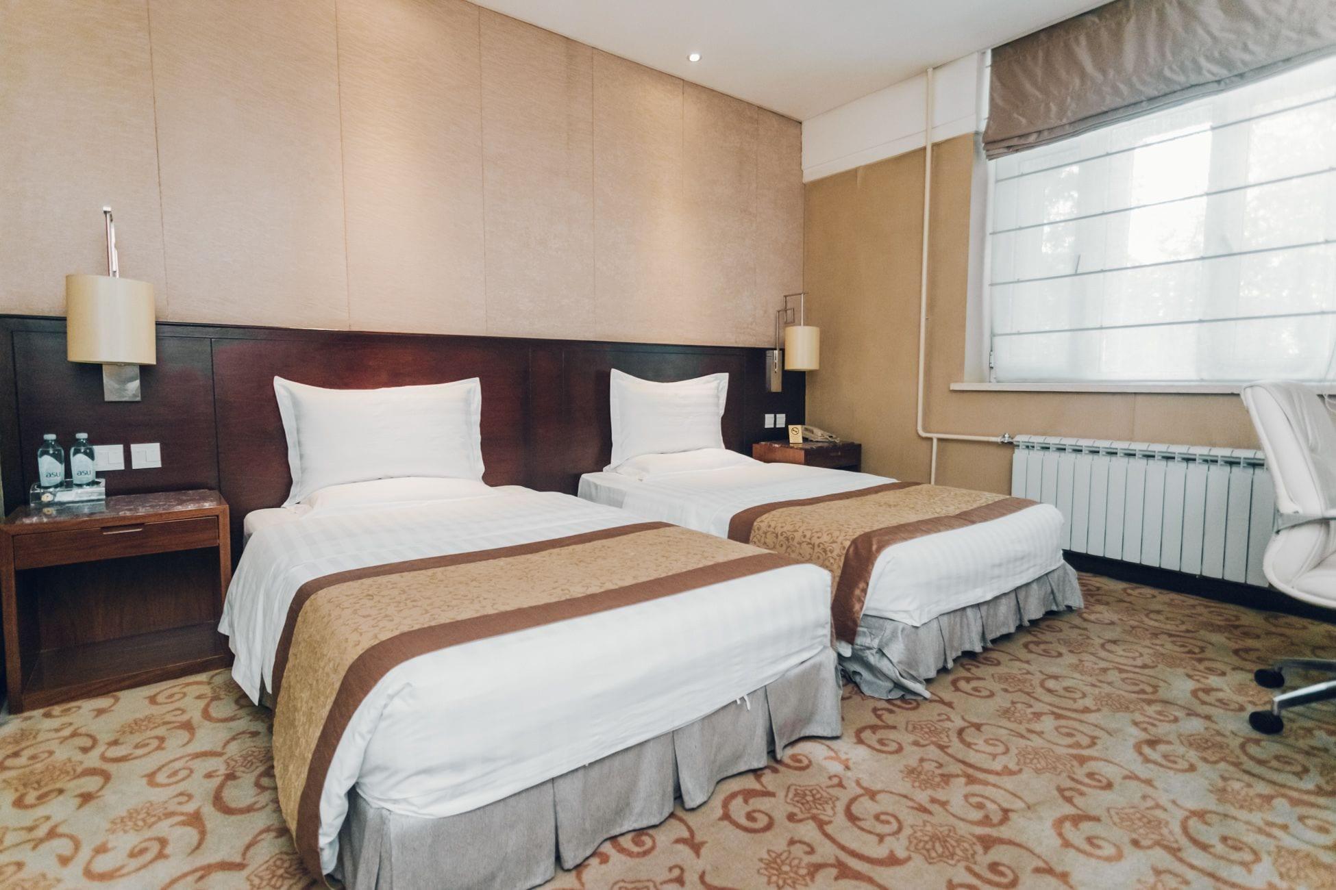 Soluxe Hotel Алма Ата Екстериор снимка