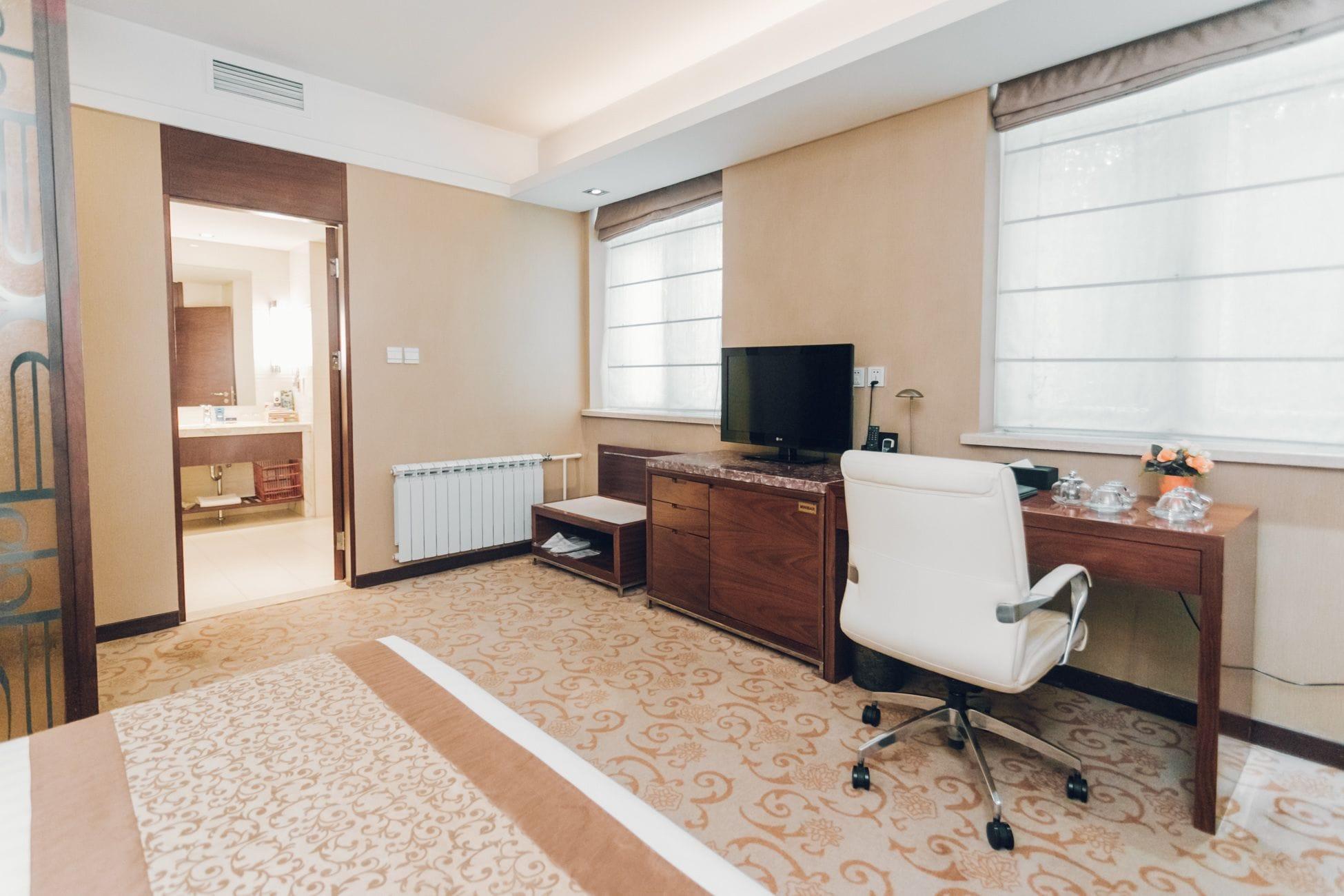 Soluxe Hotel Алма Ата Екстериор снимка