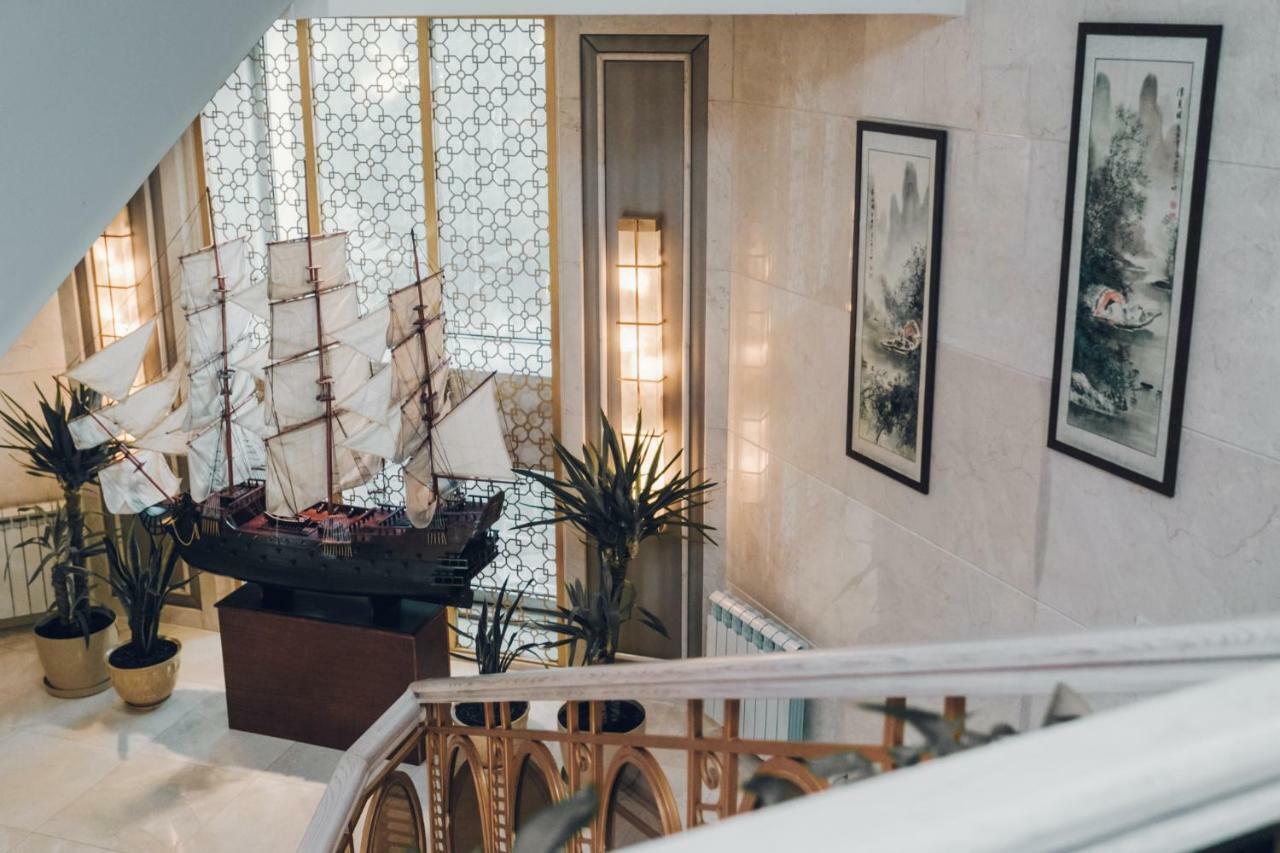 Soluxe Hotel Алма Ата Екстериор снимка