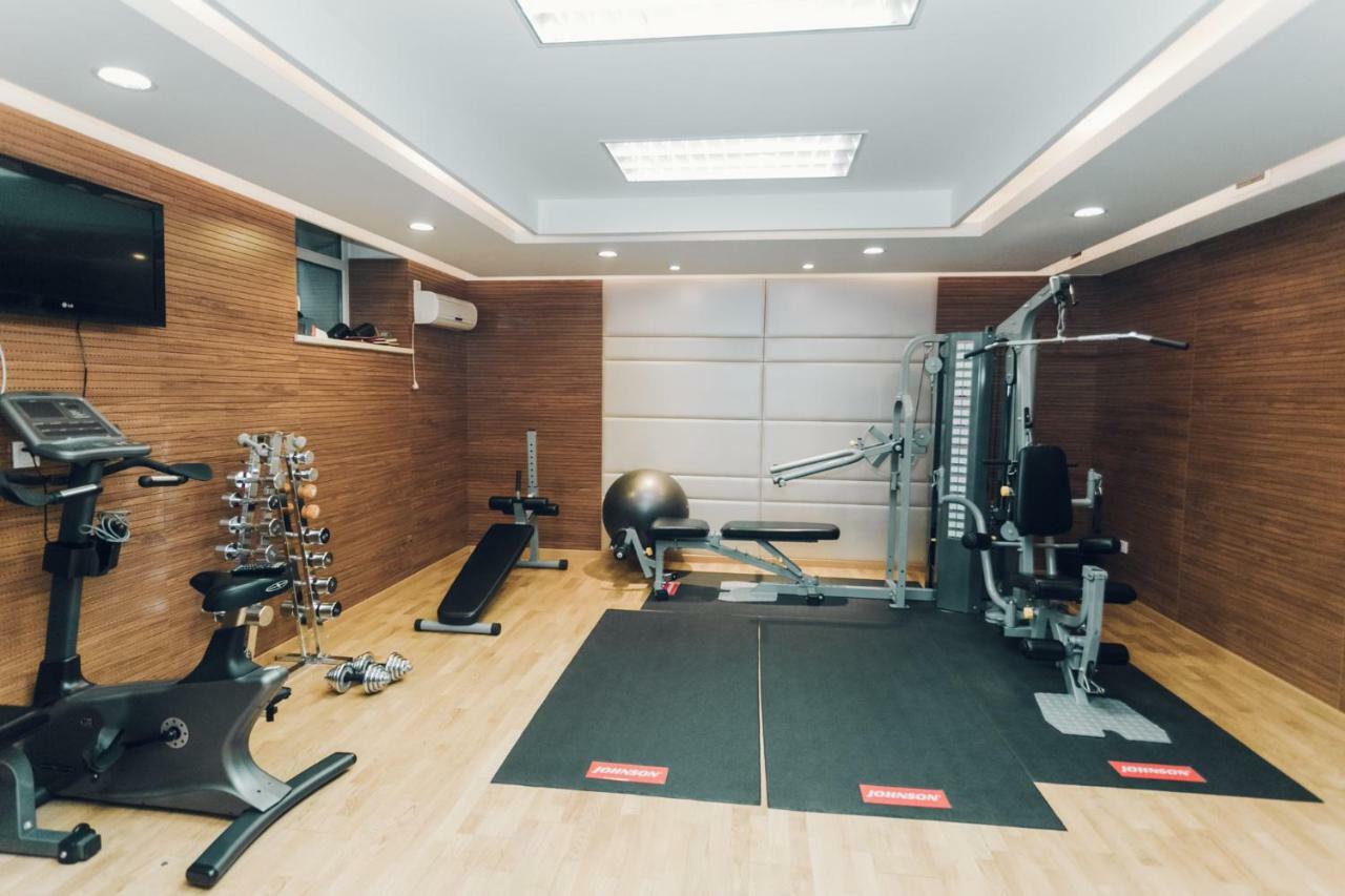 Soluxe Hotel Алма Ата Екстериор снимка