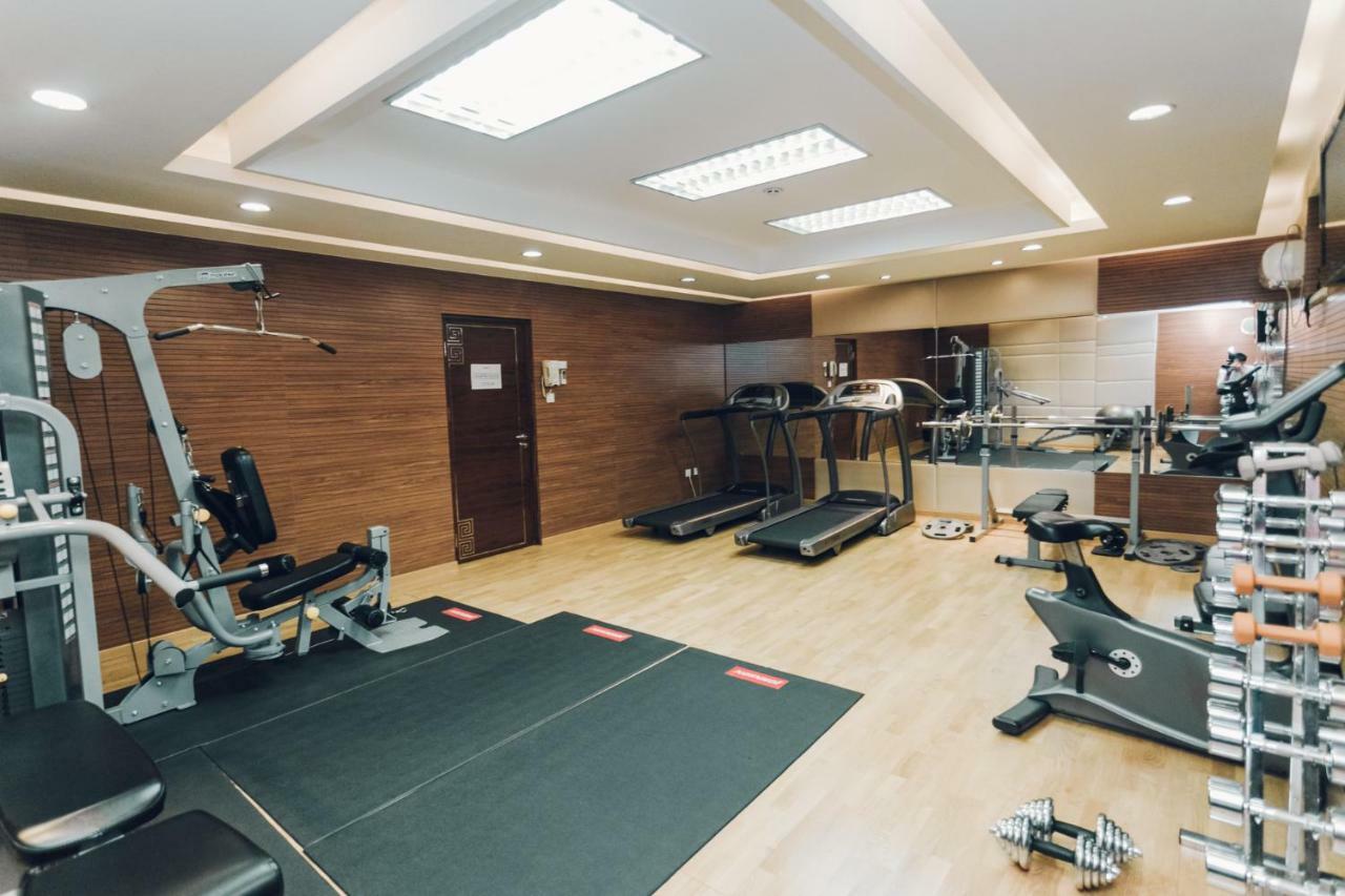 Soluxe Hotel Алма Ата Екстериор снимка